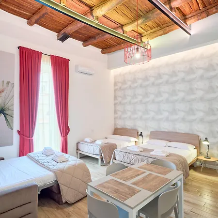 לינה וארוחת בוקר Toto E Peppino Luxury נאפולי