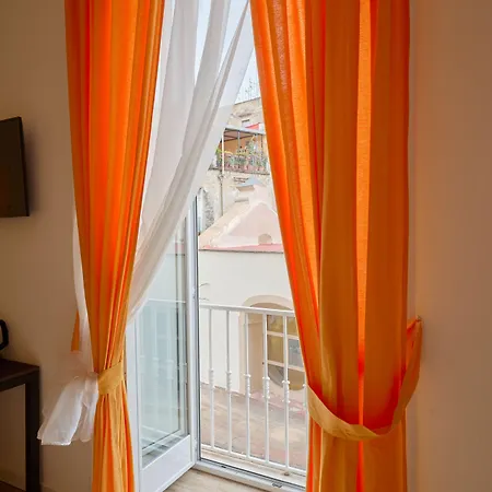 לינה וארוחת בוקר Toto E Peppino Luxury נאפולי