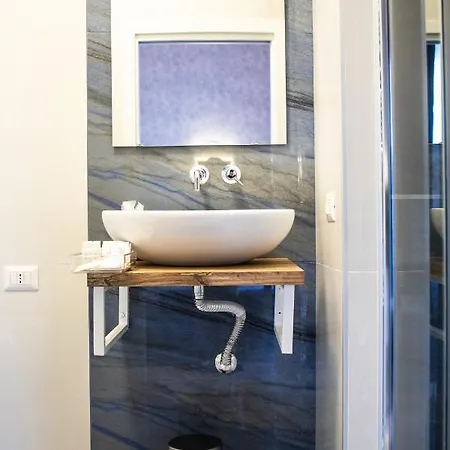 Toto E Peppino Luxury * Napels